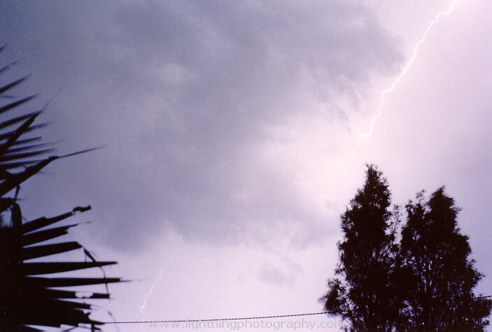 Lightning Image 1989122602