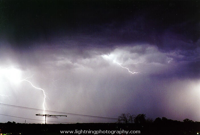 Lightning Image 1997042402