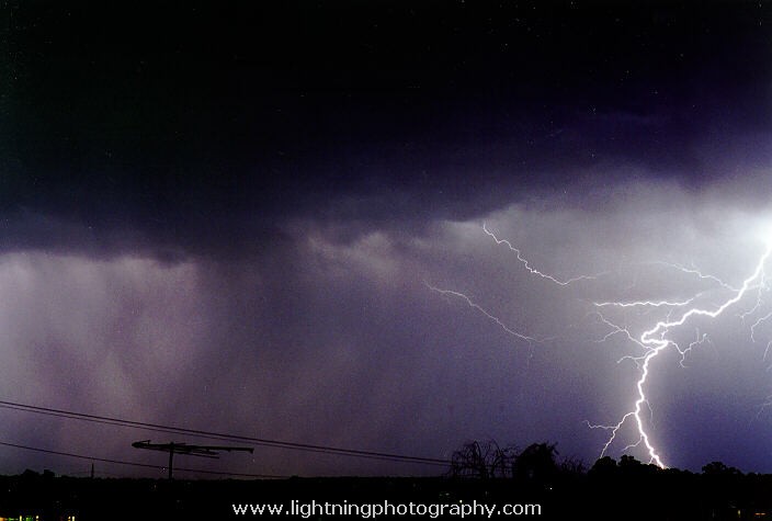 Lightning Image 1997042404
