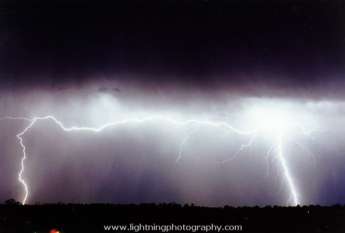 Lightning Image 1997042409