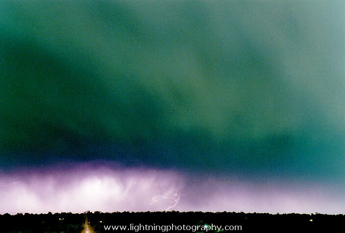 Lightning Image 1997042414