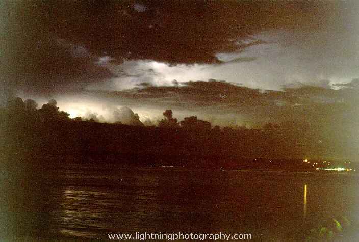 Lightning Image 1997122607