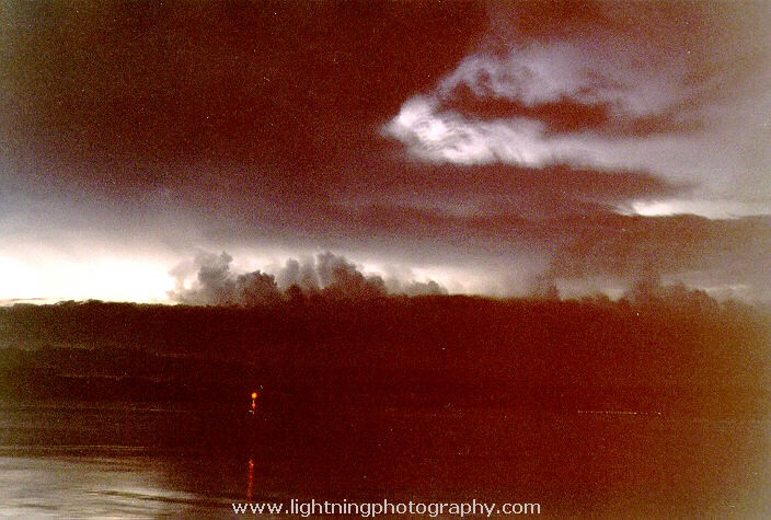 Lightning Image 1997122609