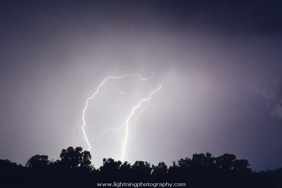 Lightning Image 1999013037