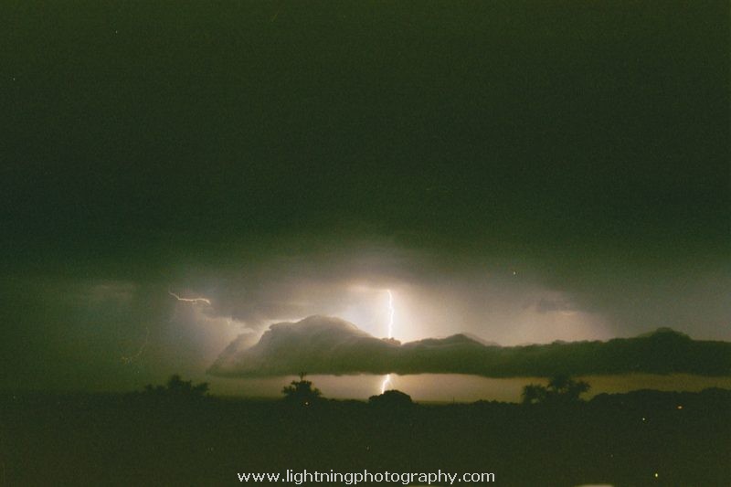 Lightning Image 2003010821
