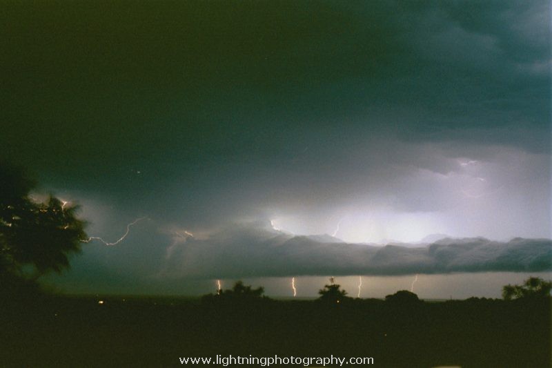 Lightning Image 2003010822