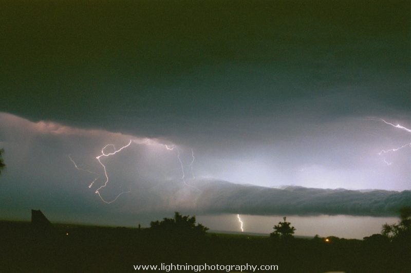 Lightning Image 2003010823