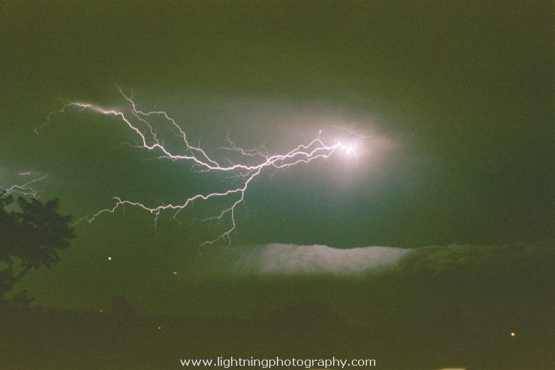 Lightning Image 2003010825