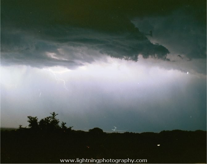 Lightning Image 2003010832
