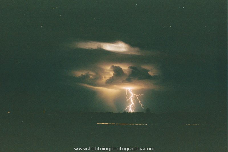 Lightning Image 2003010835