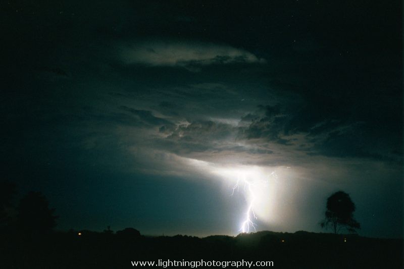Lightning Image 2003010843