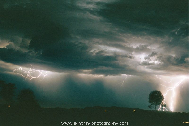Lightning Image 2003010845