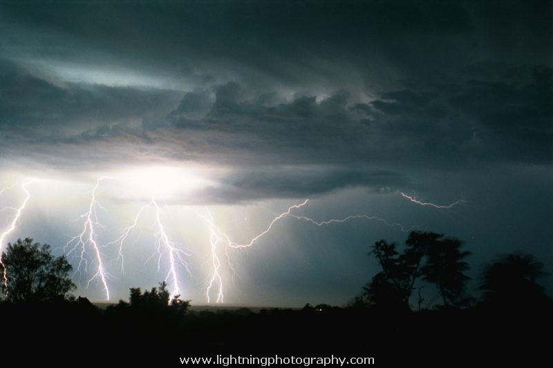 Lightning Image 2003010855