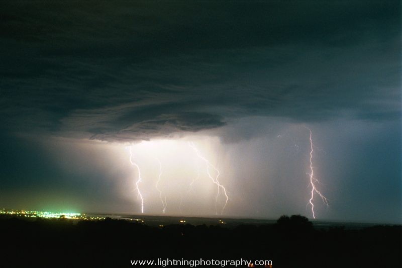 Lightning Image 2003010864