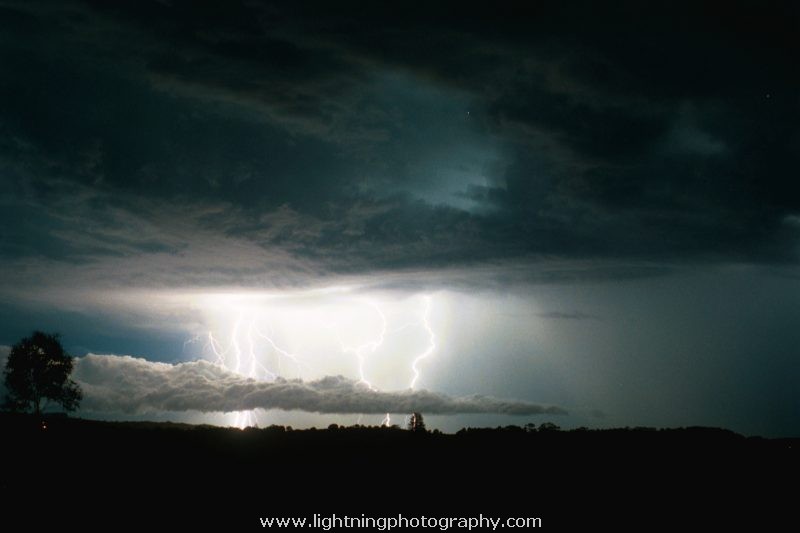 Lightning Image 2003010871