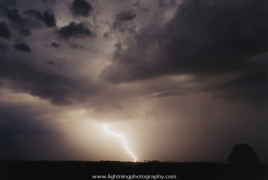 Lightning Image 2003102522