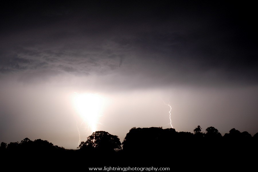 Lightning Image 2006111351