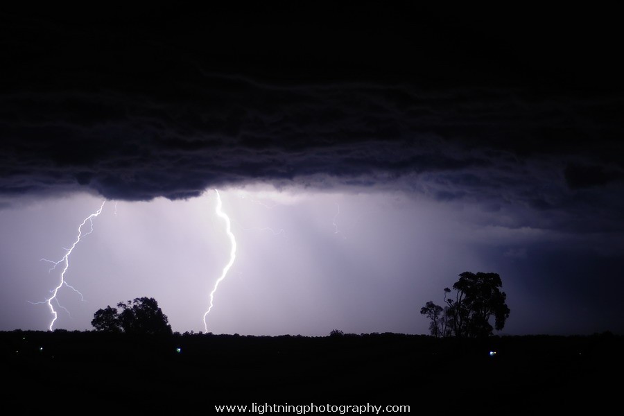 Lightning Image 2011030150
