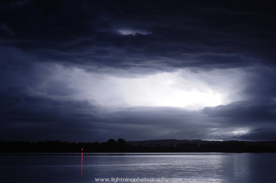 Lightning Image 2011040213