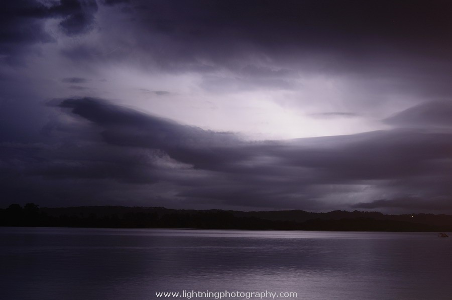 Lightning Image 2011040218
